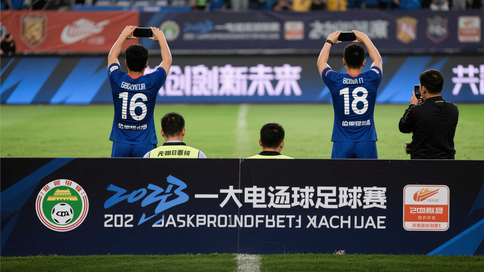 巴萨中卫将被出售,罗马诺:克里斯滕森今夏或迎转会 巴萨中卫将被出售,罗马诺:克里斯滕森今夏或迎转会